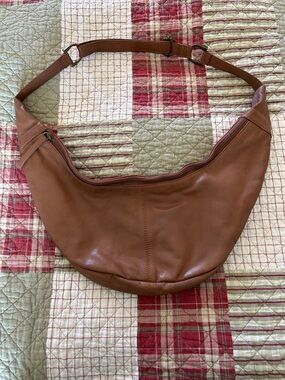 Classic Brown Leather Hobo Bag - Unbranded